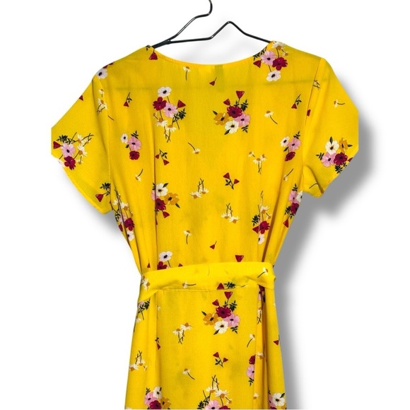 Divided By H&M Sunny Bright Yellow Floral Wrap Short Sleeve Mini Dress - Picture 16 of 16